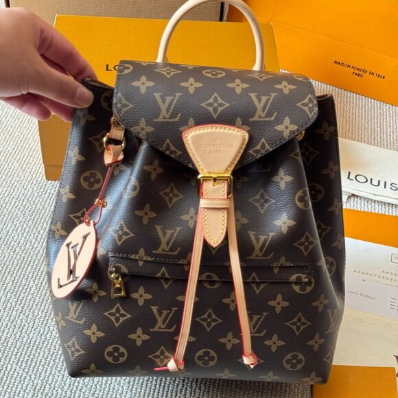 Louis Vuitton Handheld Bags, Chain Bags - Picture 8 of 9